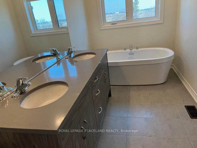 Photo 8 of 175 Beaverbrae Drive, Markham, Victoria Manor-Jennings Gate — HOMEH