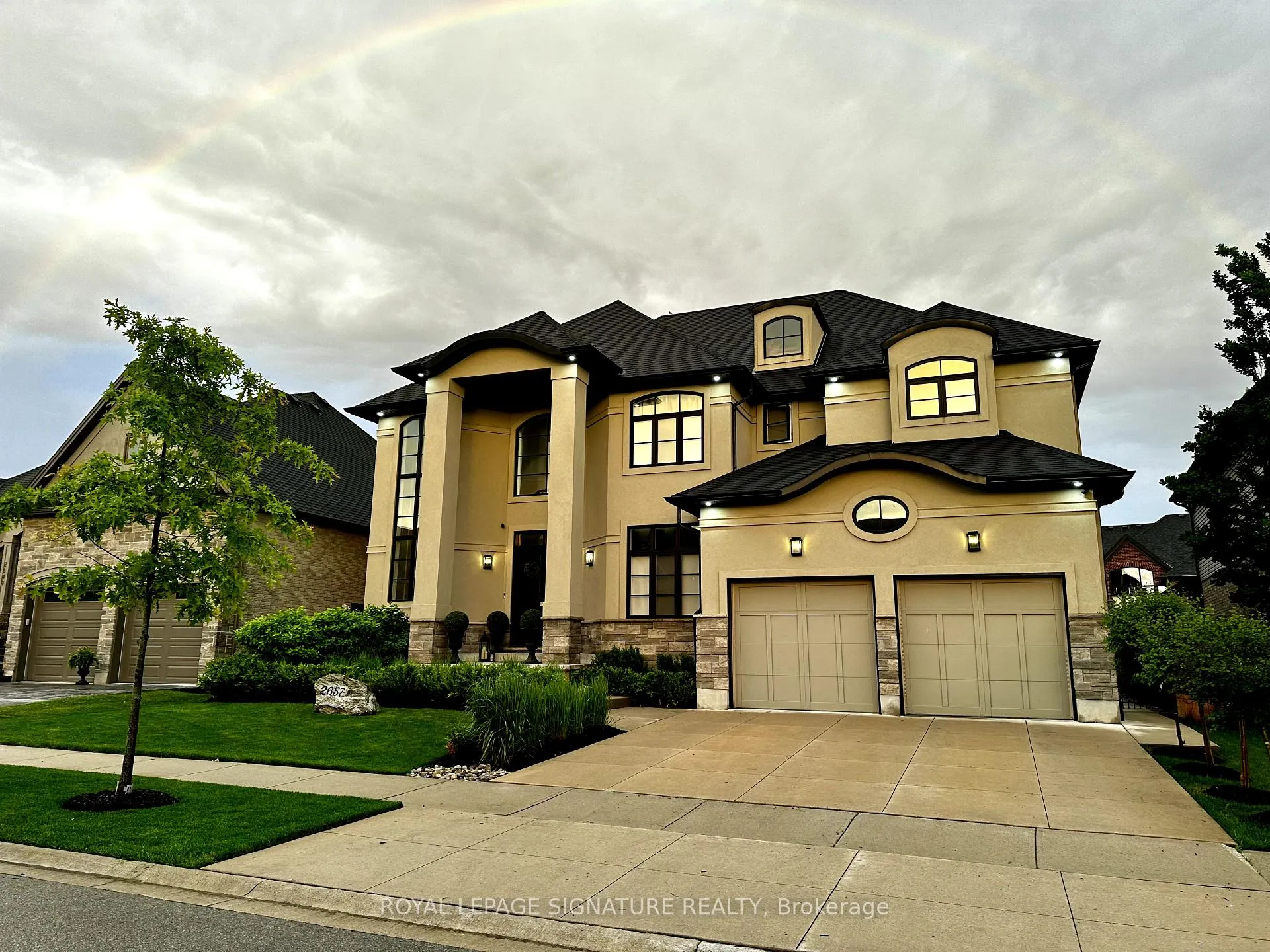 Front of 2657 Torrey Pines Way