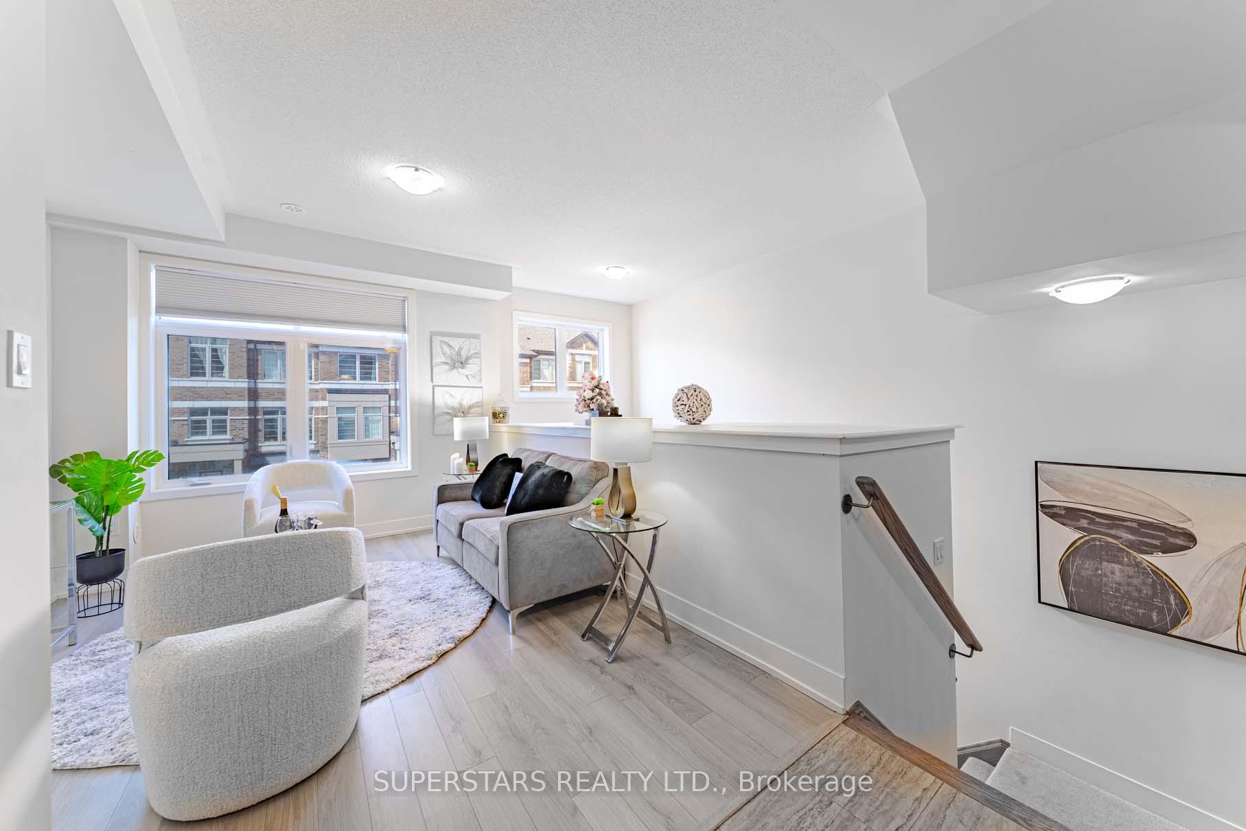 Photo 2 of 27 Sissons Way, Markham, Cedar Grove — HOMEH