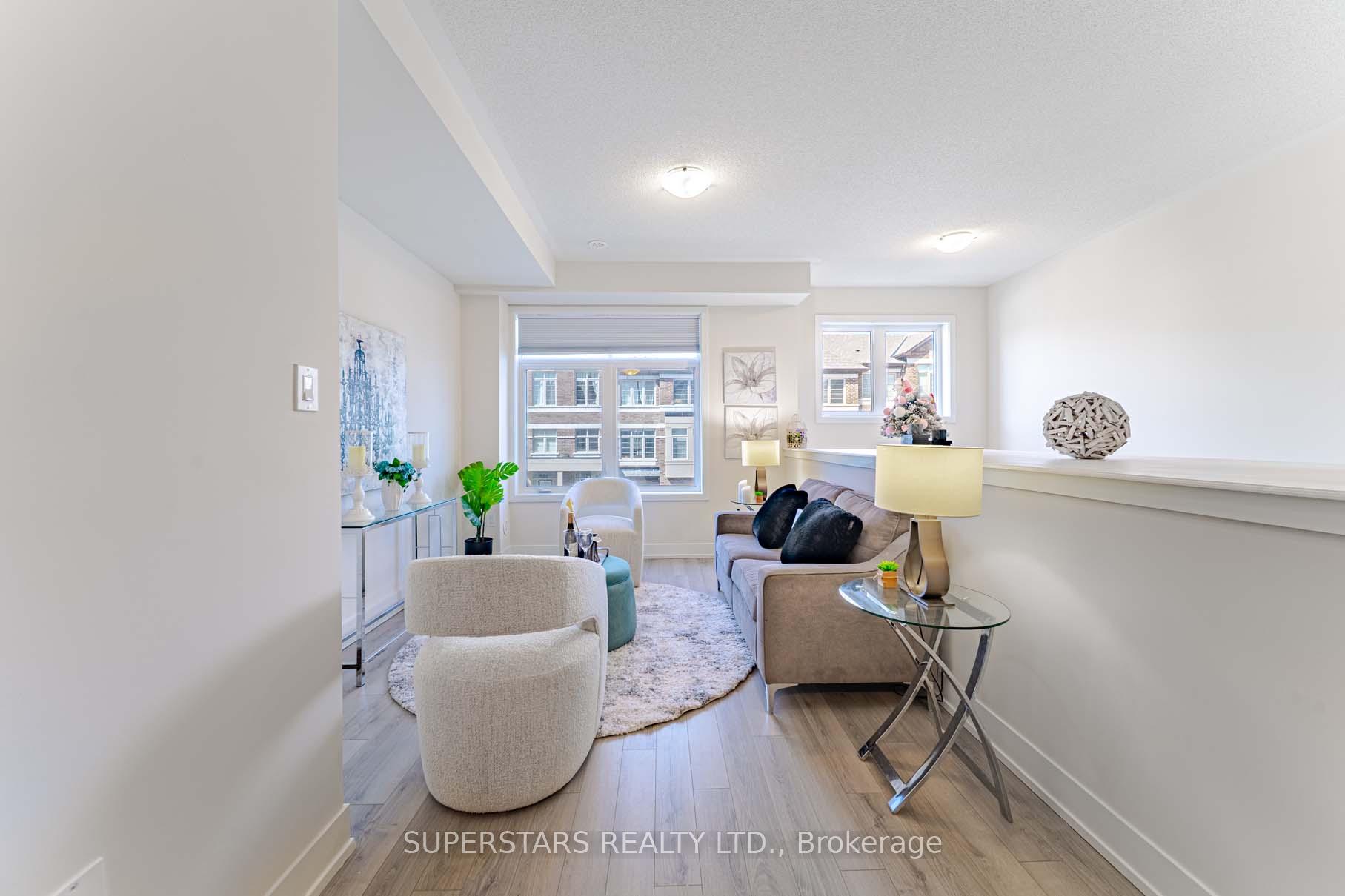Photo 3 of 27 Sissons Way, Markham, Cedar Grove — HOMEH
