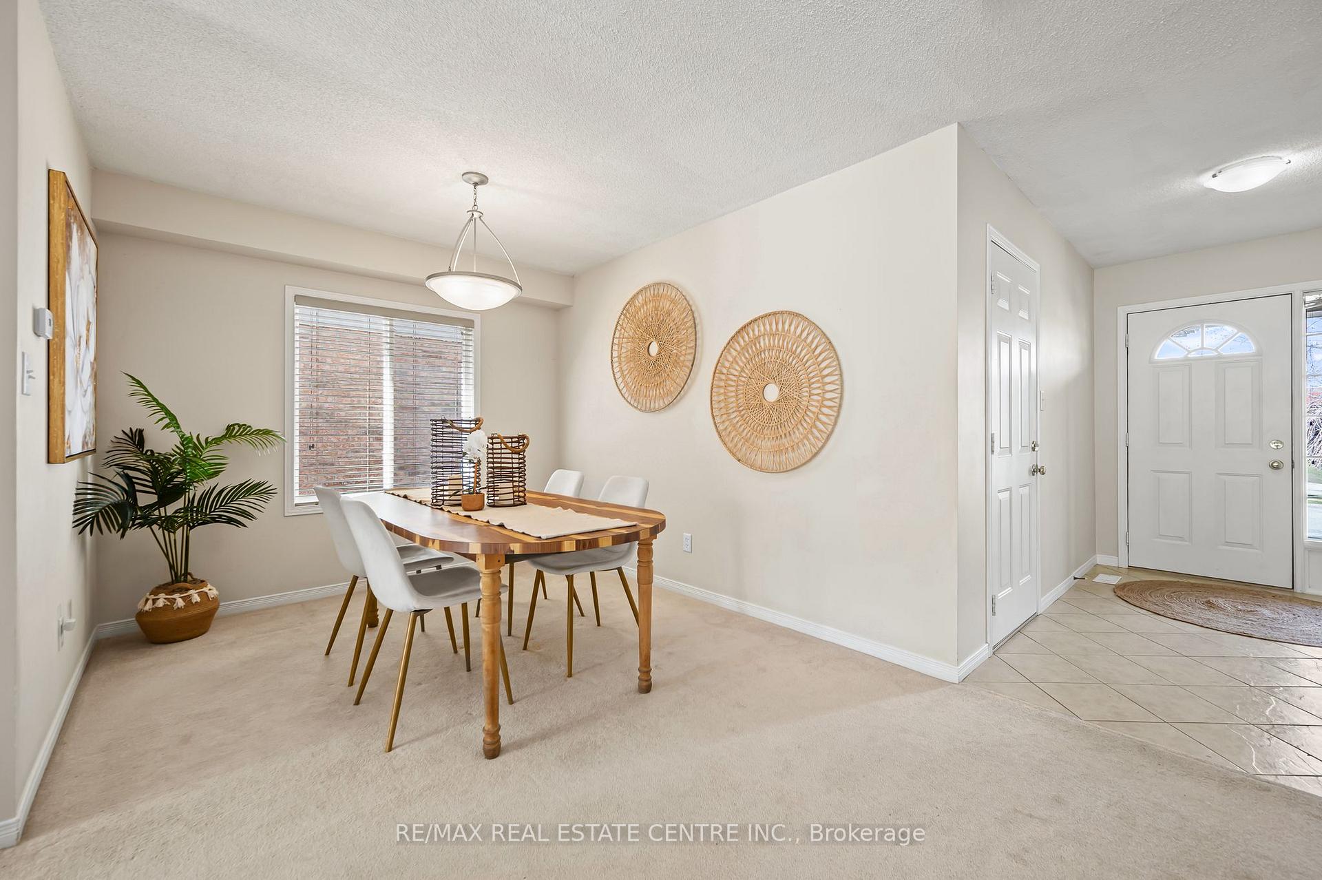 Photo 5 of 563 Commonwealth Crescent, Kitchener — HOMEH