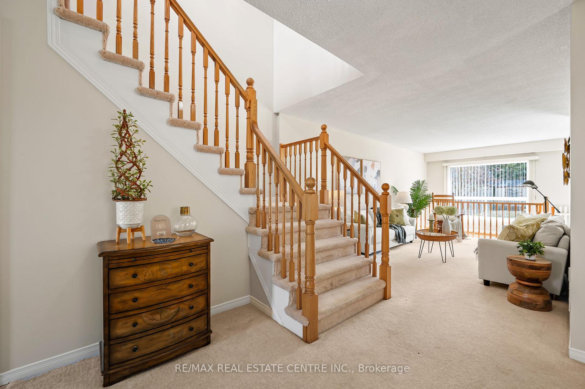 Photo 8 of 563 Commonwealth Crescent, Kitchener — HOMEH