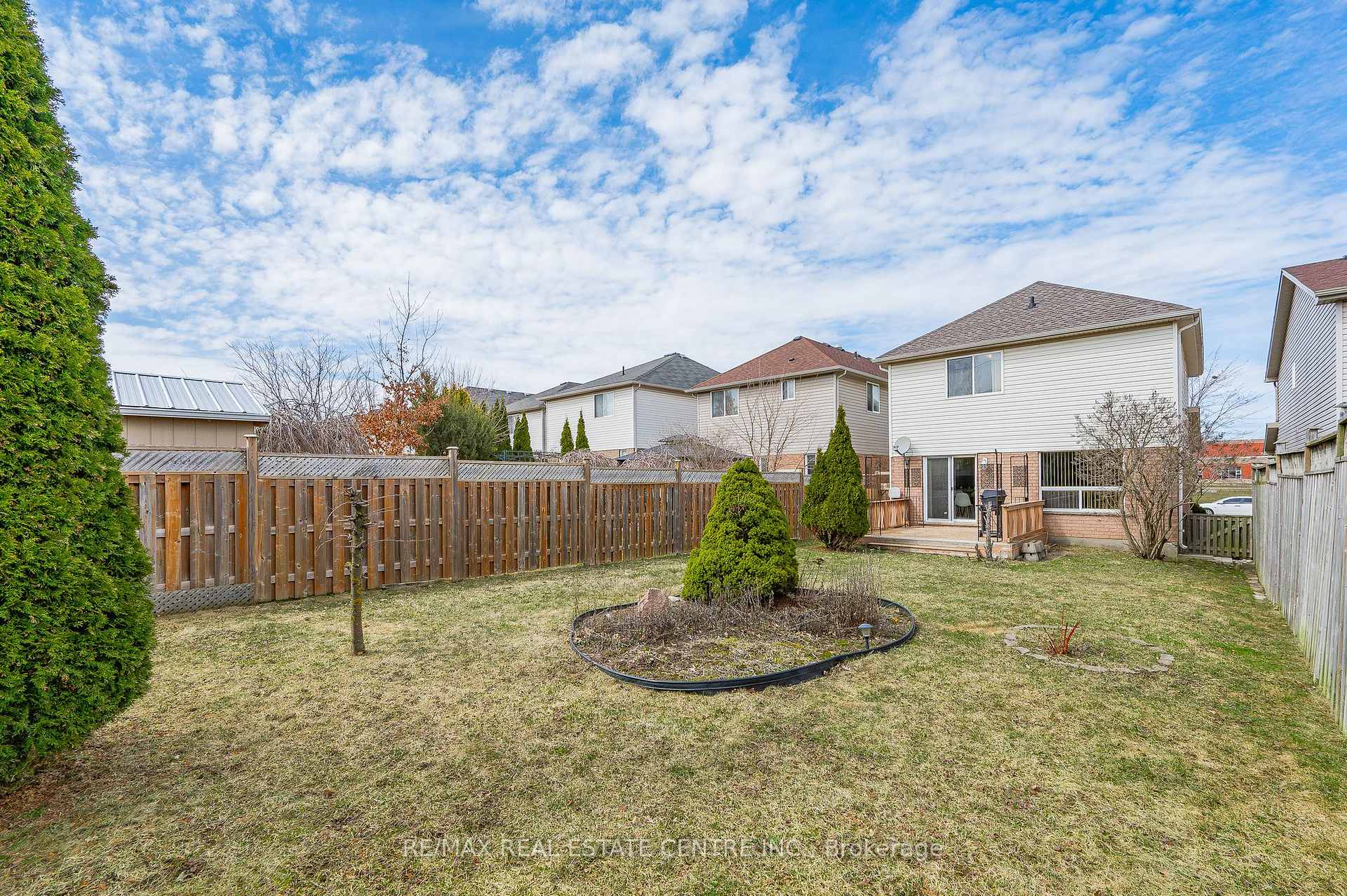 Photo 44 of 563 Commonwealth Crescent, Kitchener — HOMEH
