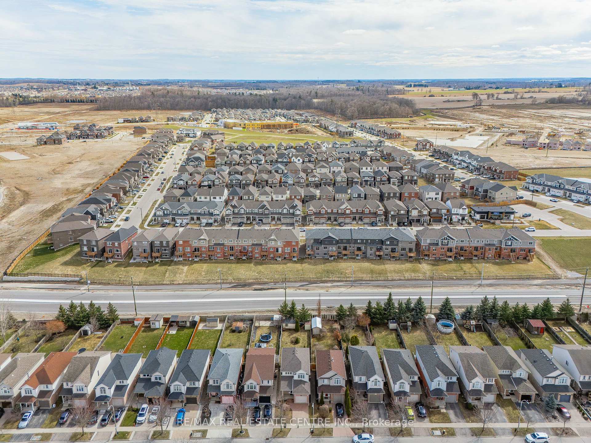 Photo 45 of 563 Commonwealth Crescent, Kitchener — HOMEH