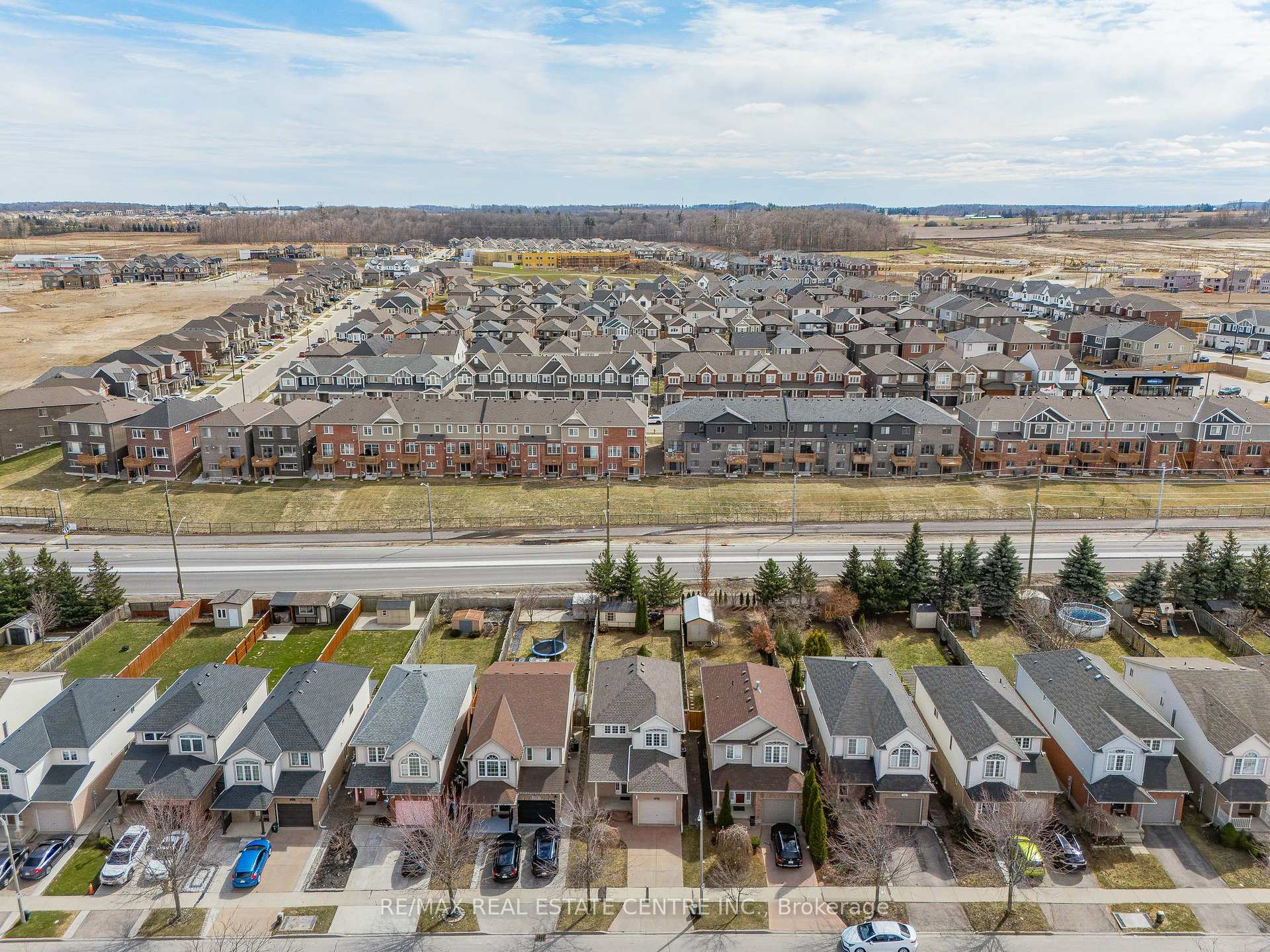 Photo 46 of 563 Commonwealth Crescent, Kitchener — HOMEH