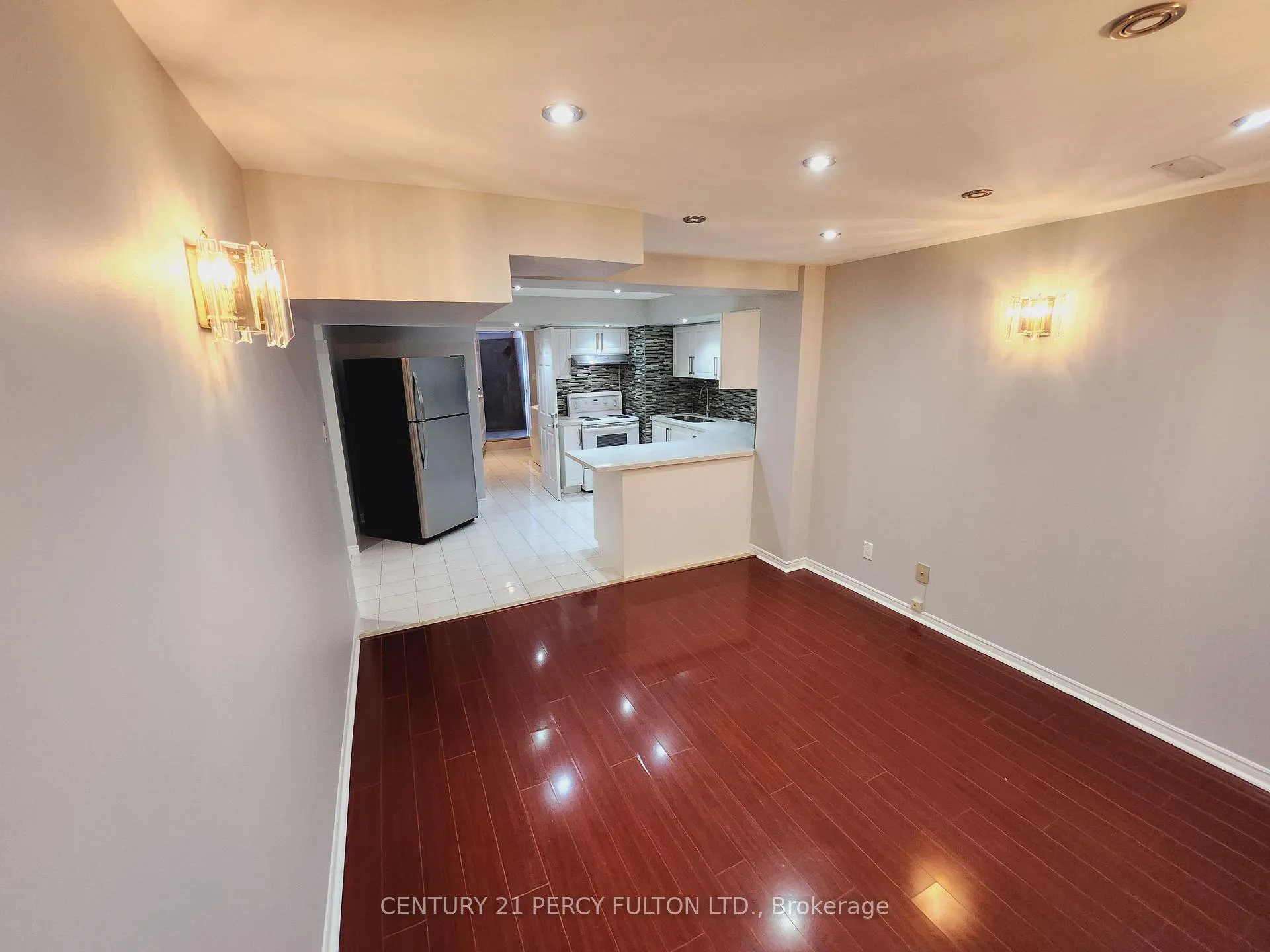 Photo 4 of 188 Elson Street, Markham, Middlefield — HOMEH
