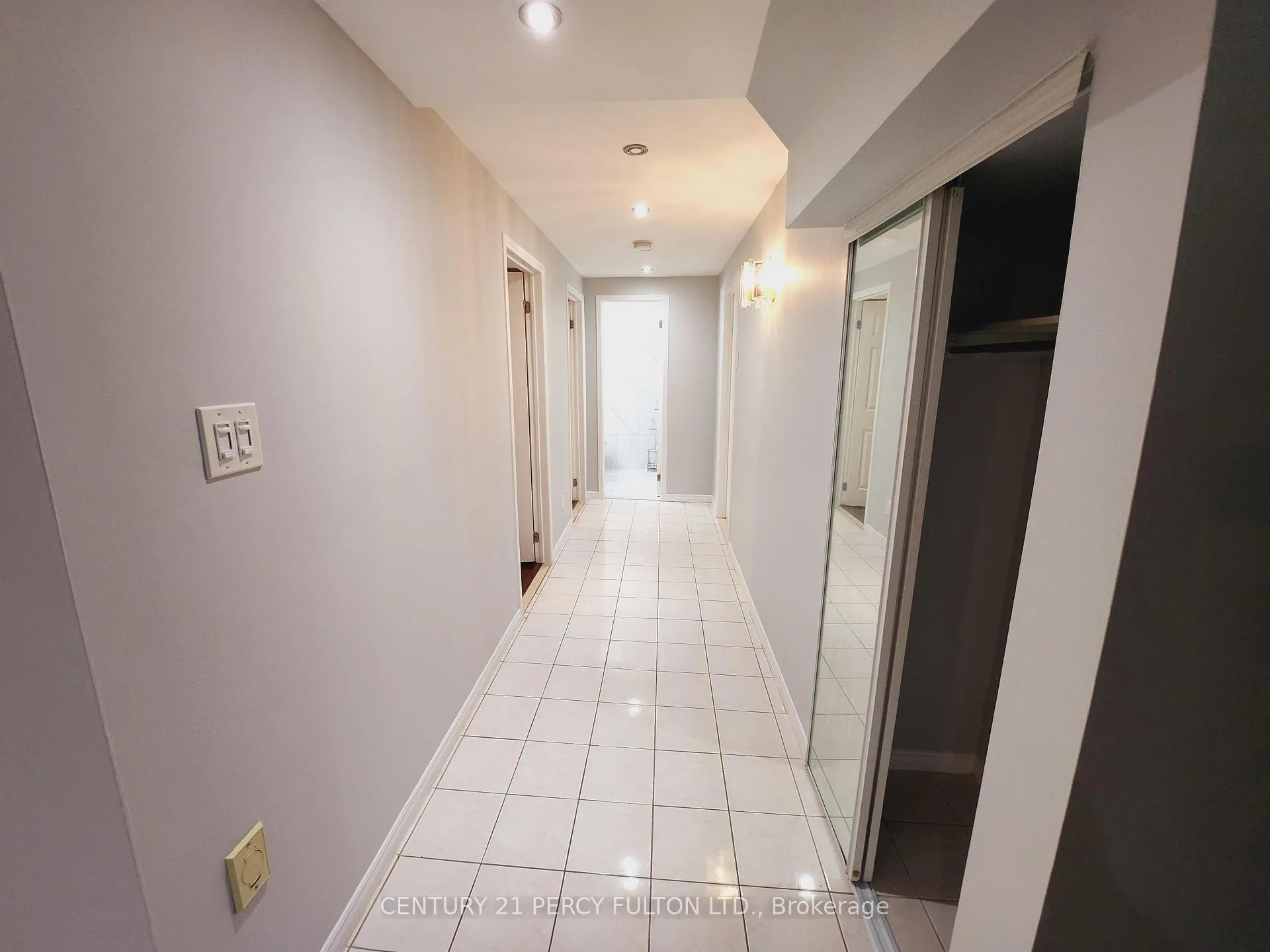 Photo 7 of 188 Elson Street, Markham, Middlefield — HOMEH