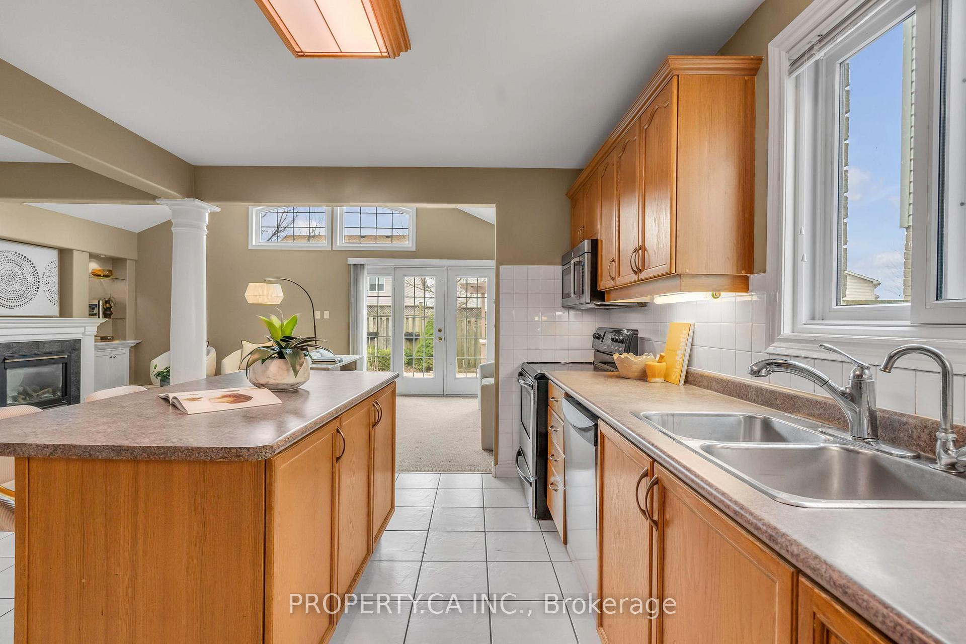 Photo 7 of 294 Huck Crescent, Kitchener — HOMEH
