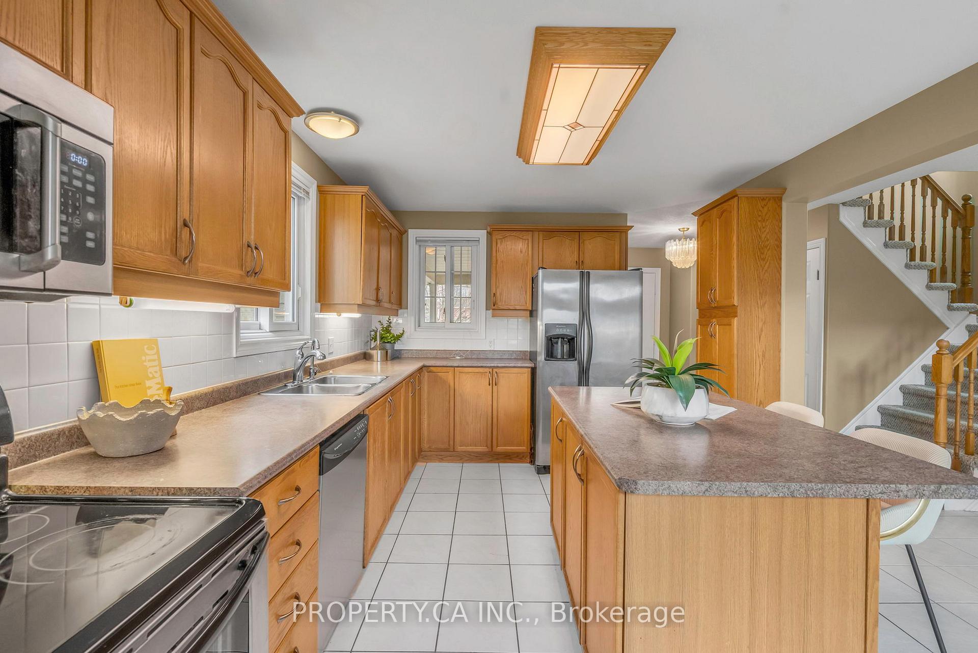 Photo 8 of 294 Huck Crescent, Kitchener — HOMEH