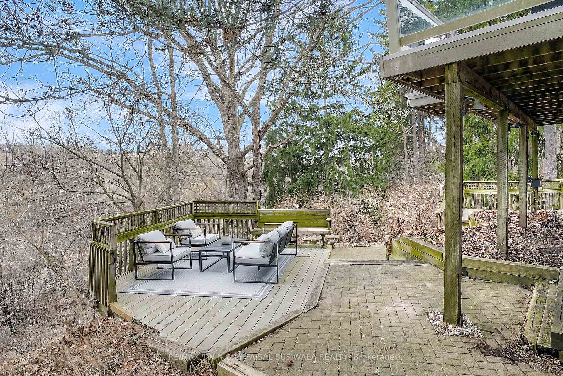 Photo 6 of 595 Mill Park Drive, Kitchener — HOMEH