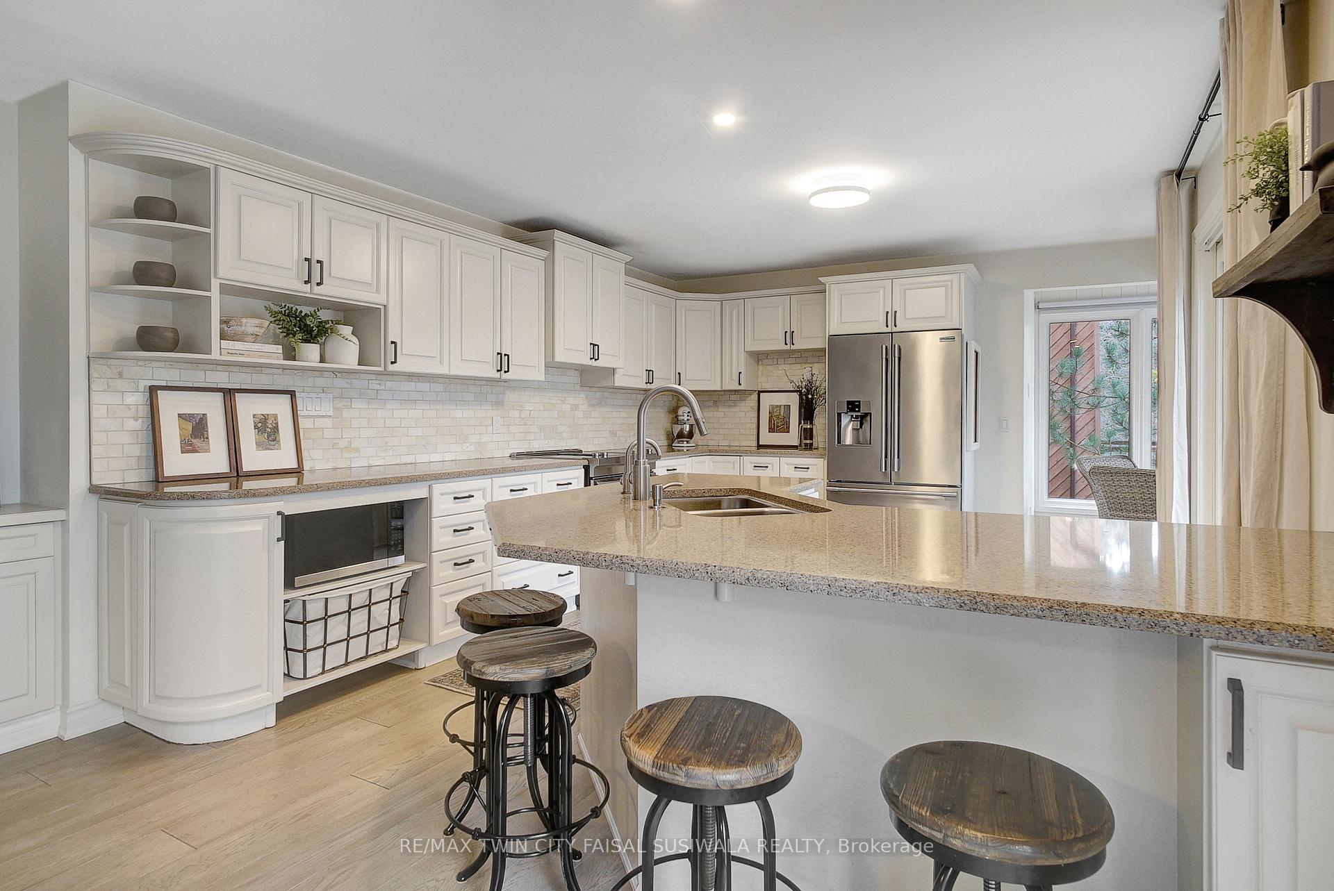 Photo 24 of 595 Mill Park Drive, Kitchener — HOMEH