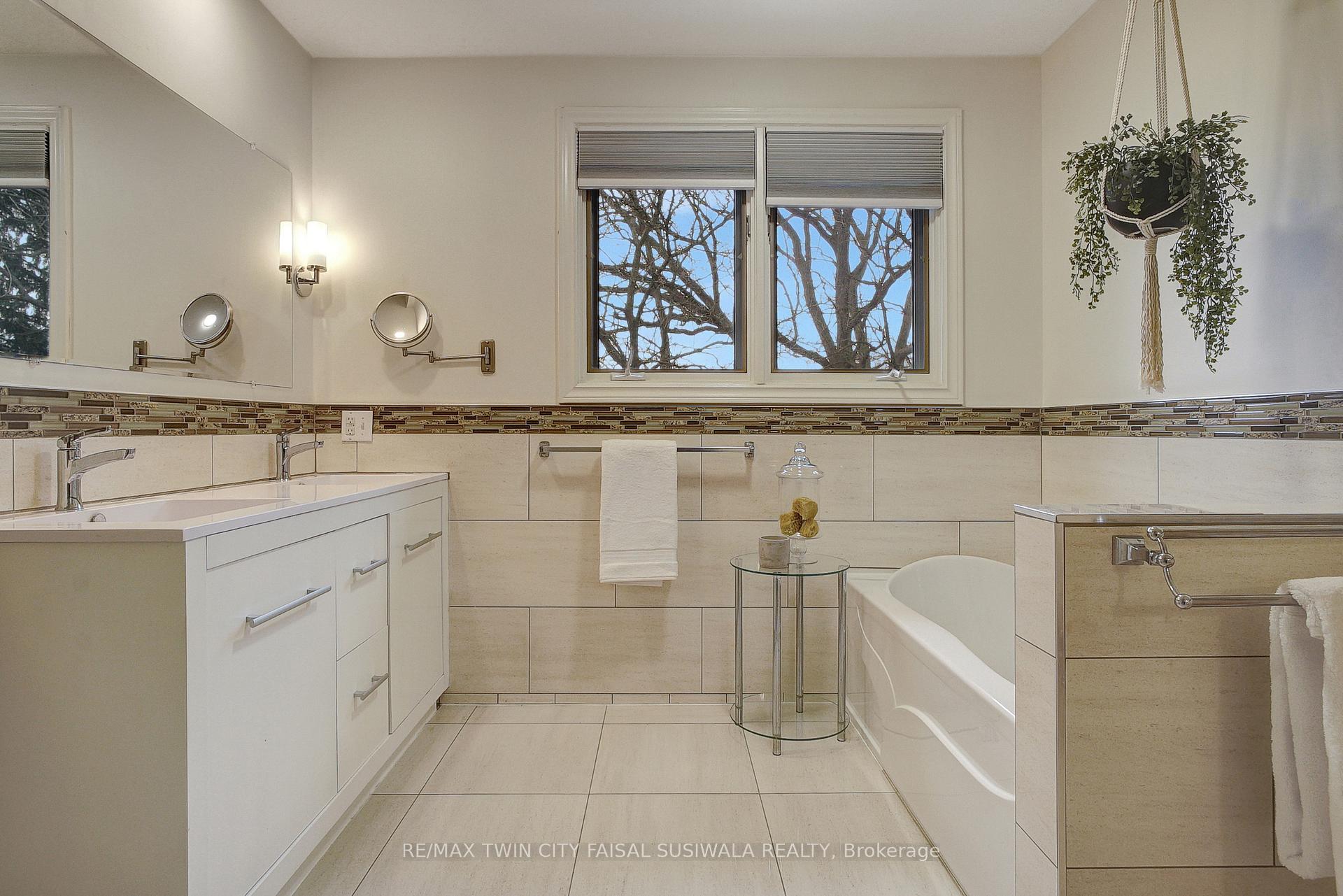 Photo 34 of 595 Mill Park Drive, Kitchener — HOMEH