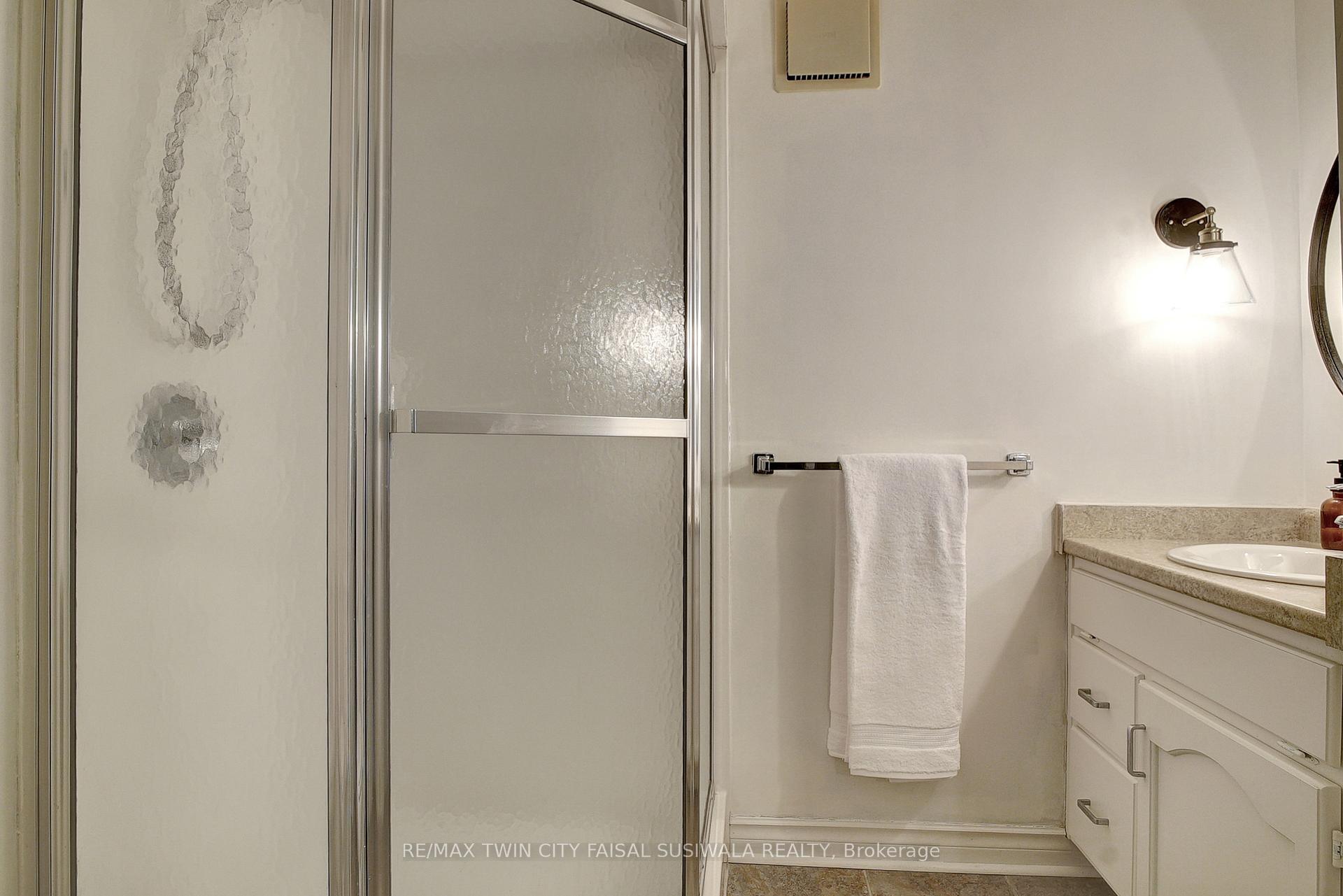 Photo 47 of 595 Mill Park Drive, Kitchener — HOMEH
