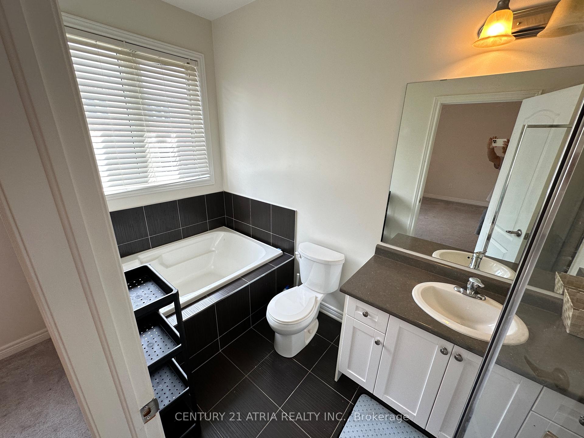 Photo 11 of 6 Christian Ritter Drive, Markham, Berczy — HOMEH