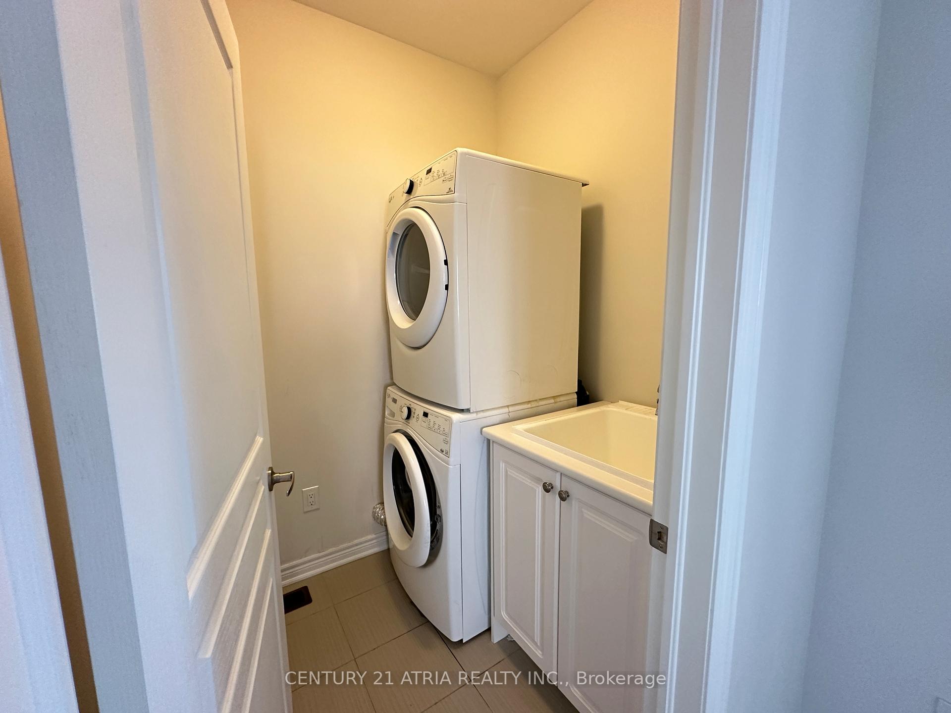 Photo 12 of 6 Christian Ritter Drive, Markham, Berczy — HOMEH