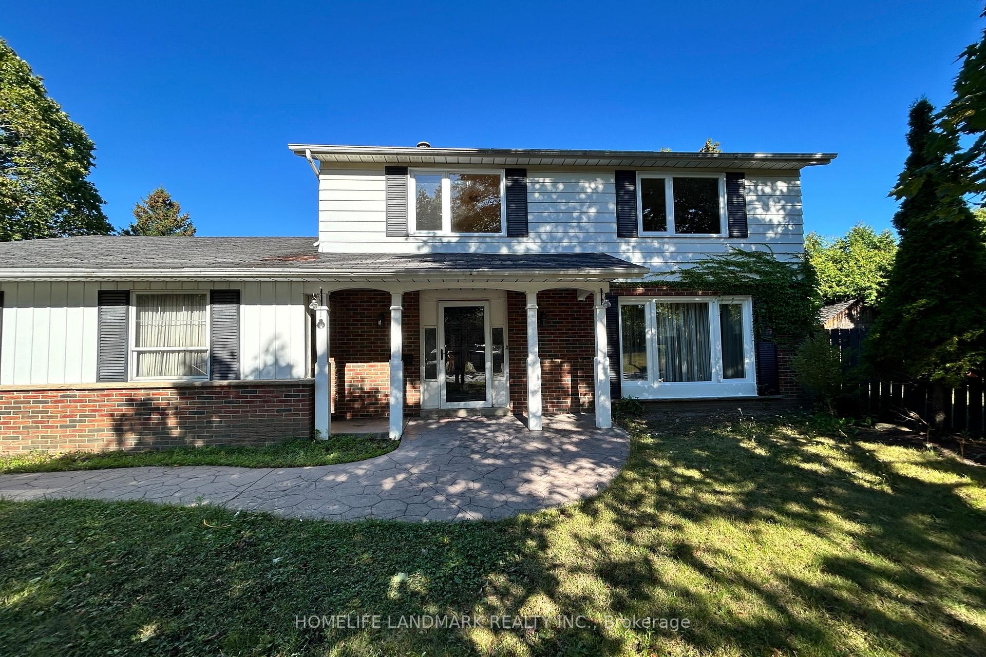Photo 2 of 111 Drakefield Road, Markham, Bullock — HOMEH