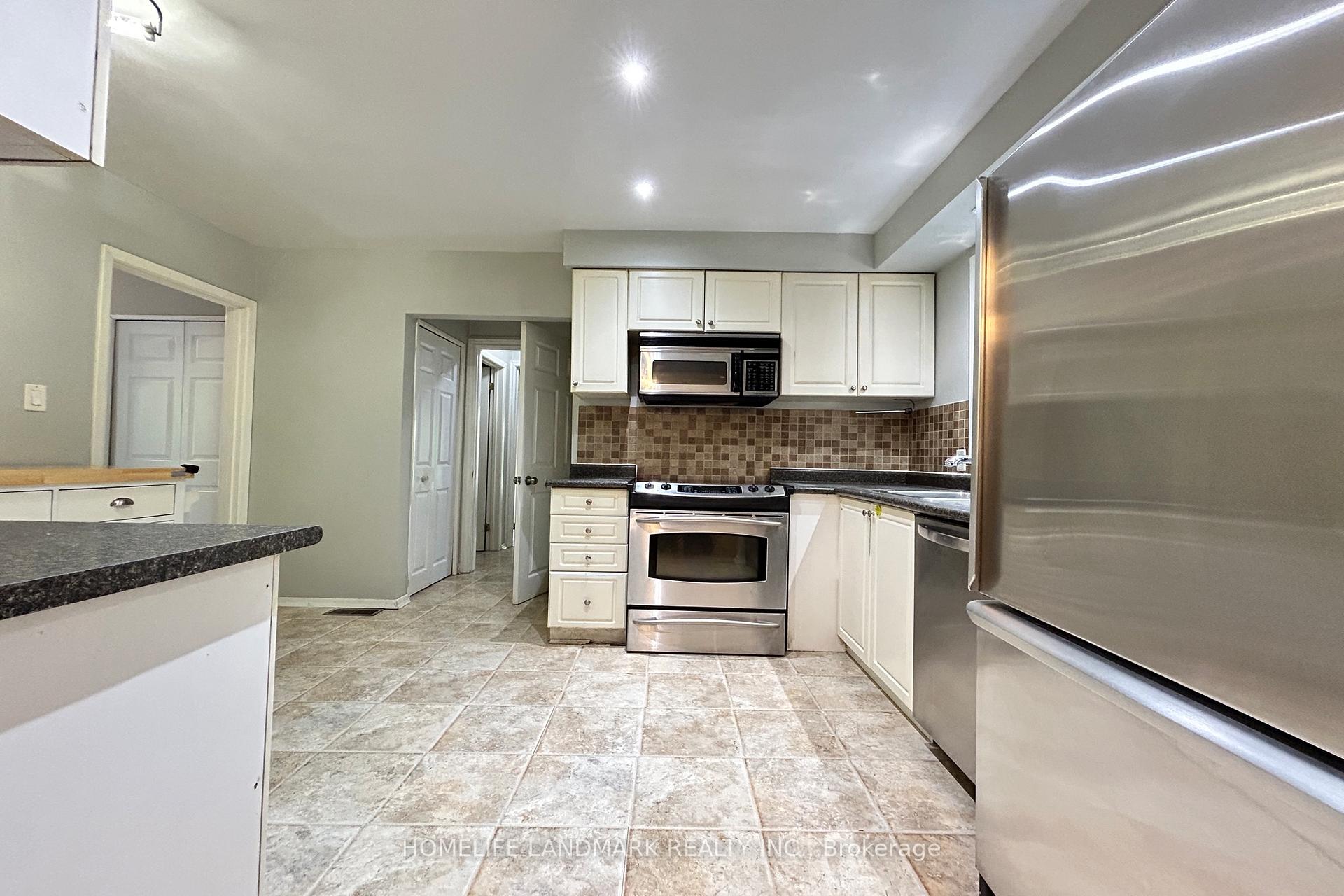Photo 6 of 111 Drakefield Road, Markham, Bullock — HOMEH