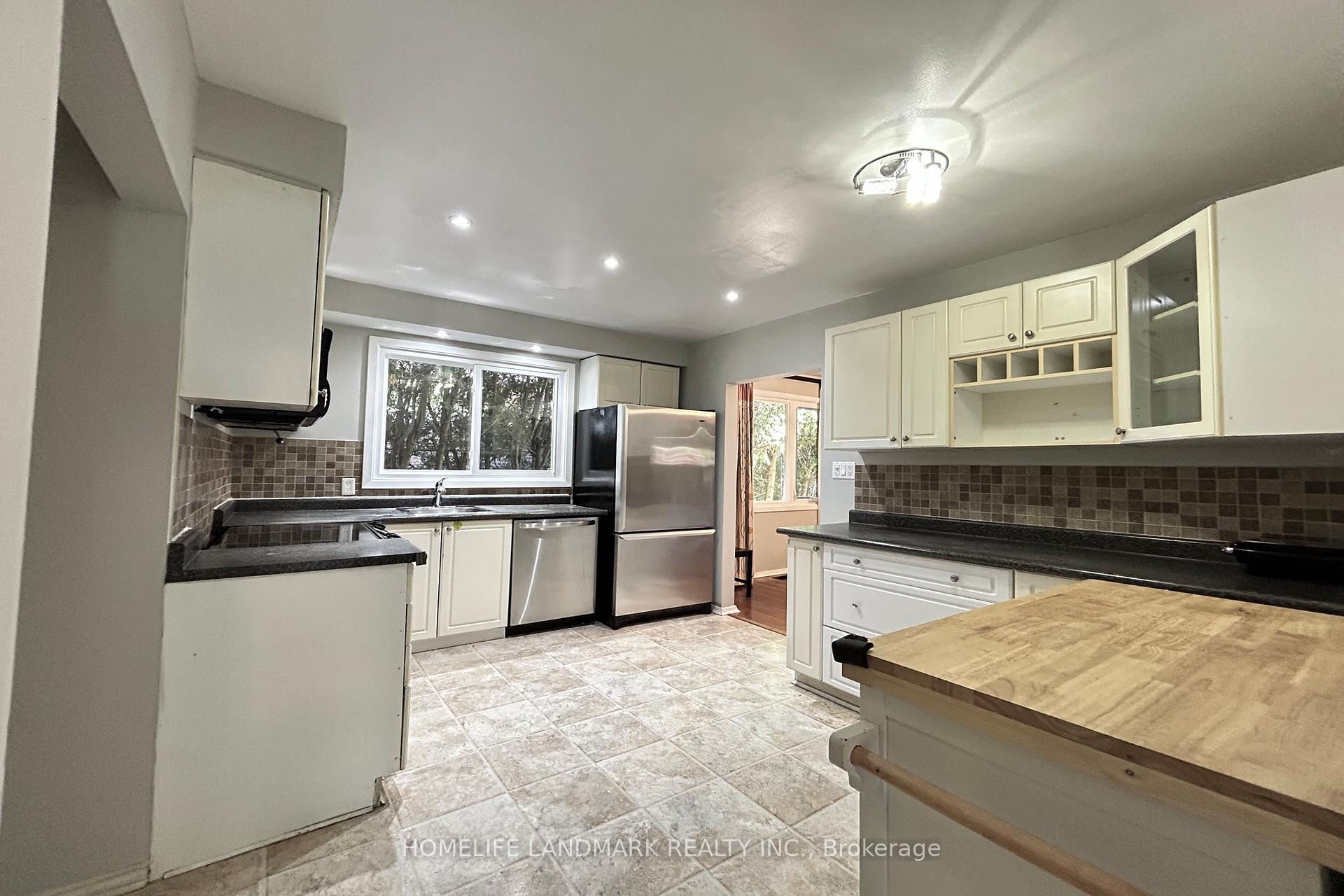 Photo 7 of 111 Drakefield Road, Markham, Bullock — HOMEH