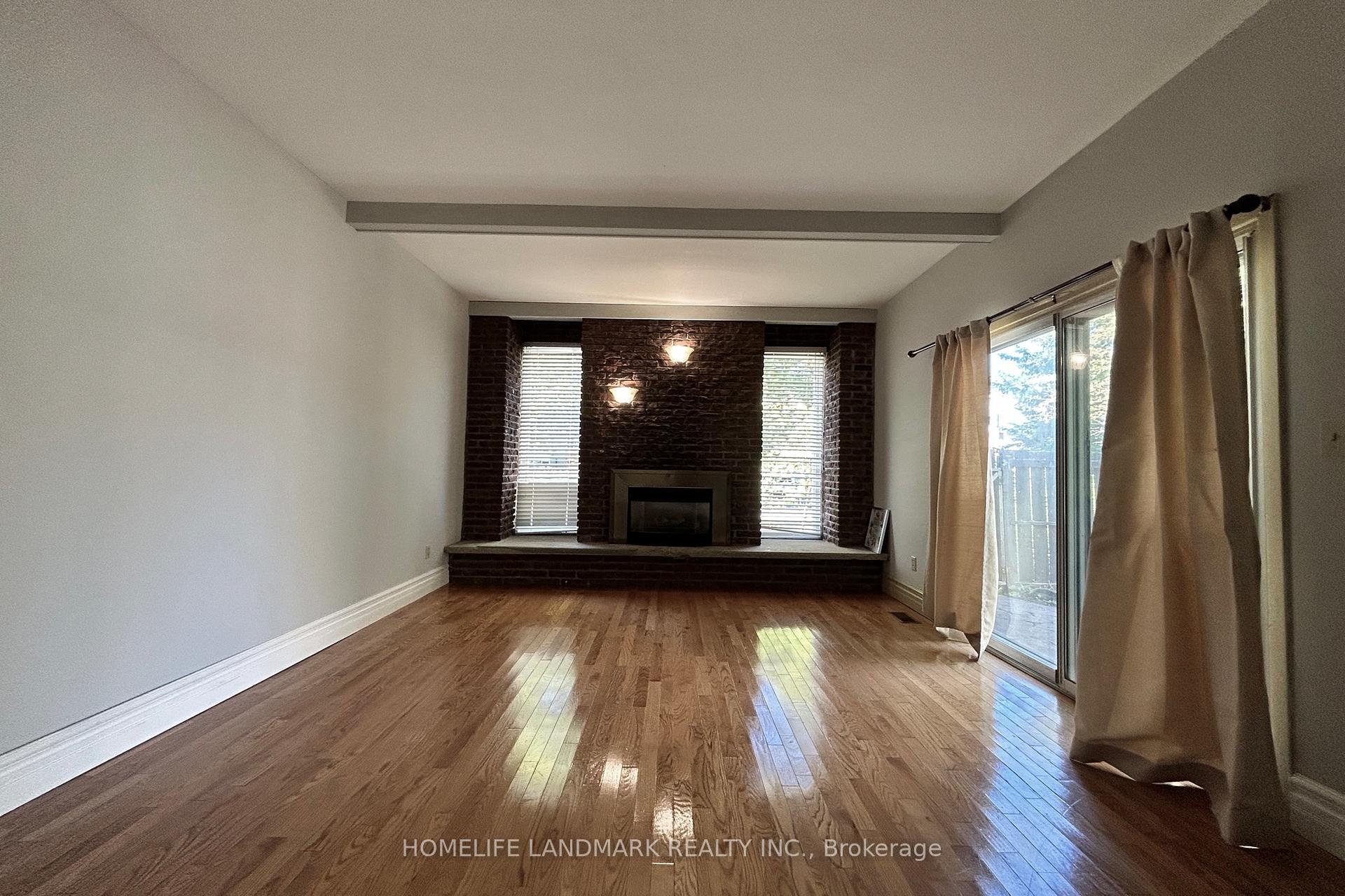 Photo 9 of 111 Drakefield Road, Markham, Bullock — HOMEH