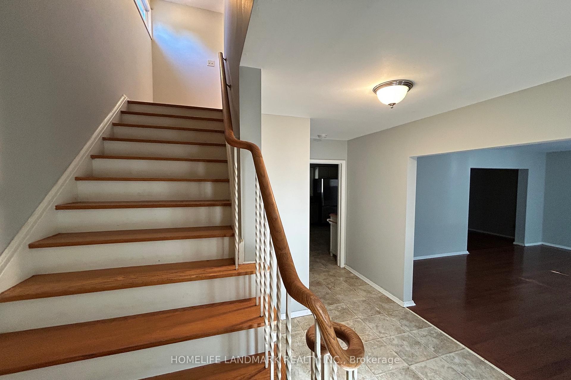 Photo 13 of 111 Drakefield Road, Markham, Bullock — HOMEH