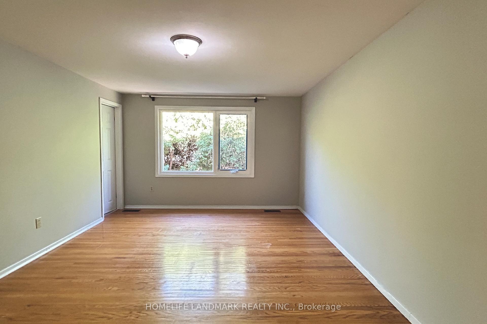 Photo 15 of 111 Drakefield Road, Markham, Bullock — HOMEH