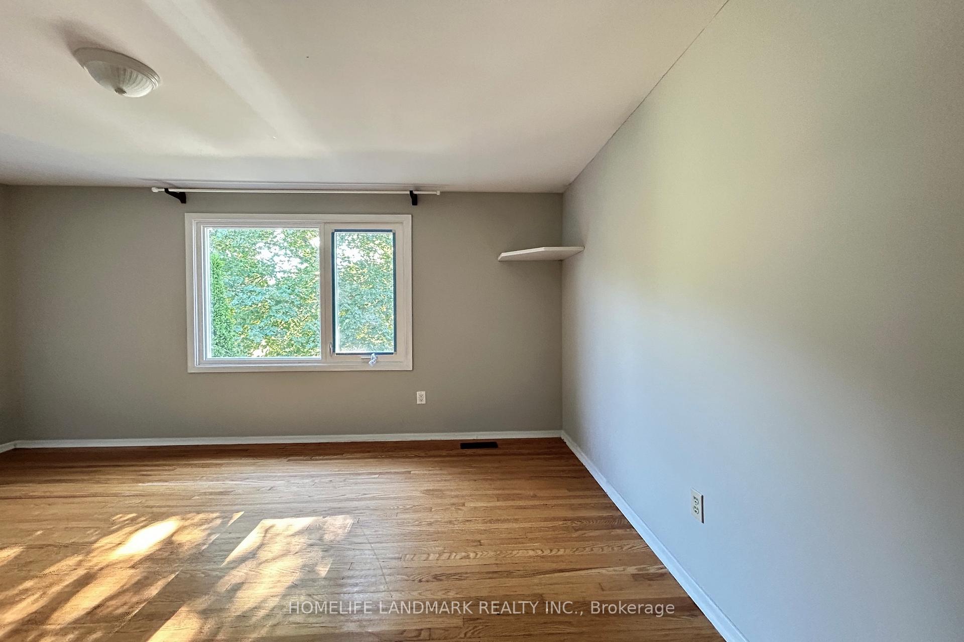 Photo 17 of 111 Drakefield Road, Markham, Bullock — HOMEH