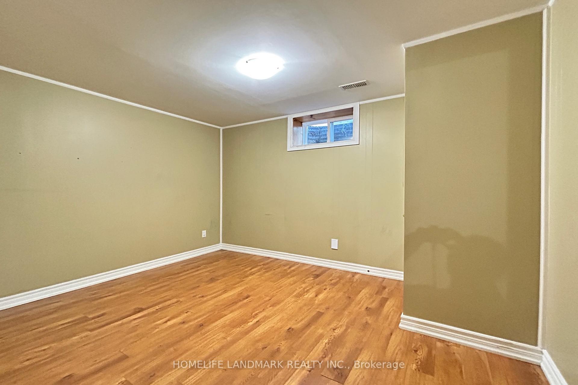 Photo 23 of 111 Drakefield Road, Markham, Bullock — HOMEH