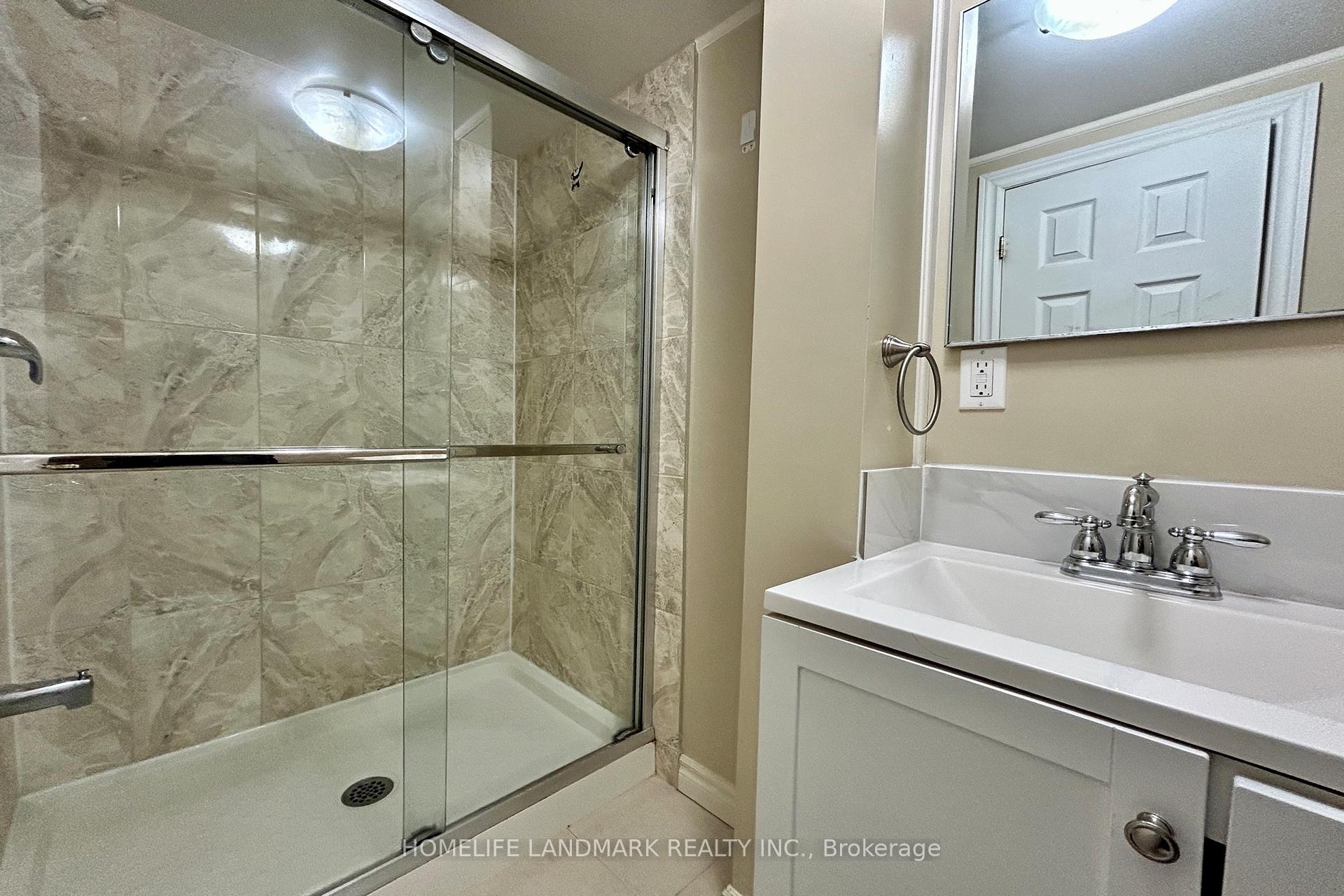 Photo 27 of 111 Drakefield Road, Markham, Bullock — HOMEH