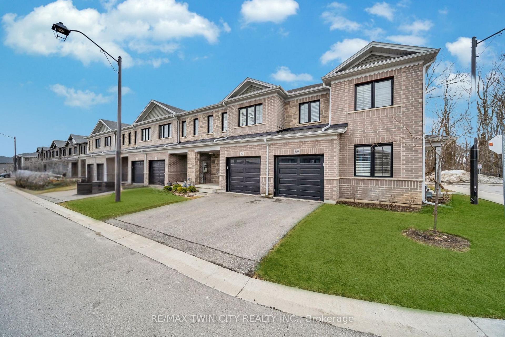 Photo 2 of 87 Woodedge Circle, Kitchener, KW Hospital — HOMEH