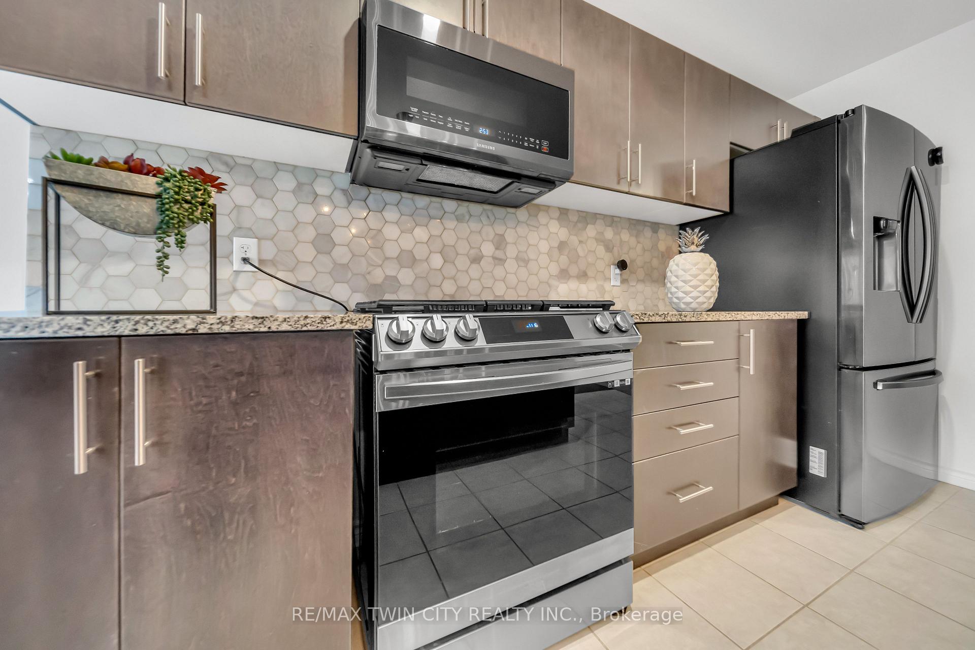 Photo 19 of 87 Woodedge Circle, Kitchener, KW Hospital — HOMEH