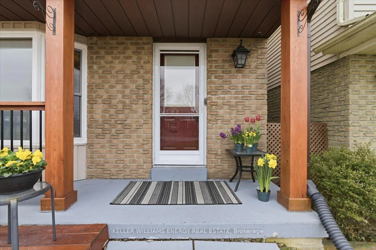 Photo 5 of 751 Bennett Crescent, Oshawa, Pinecrest — HOMEH
