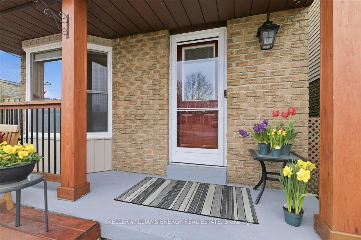Photo 6 of 751 Bennett Crescent, Oshawa, Pinecrest — HOMEH