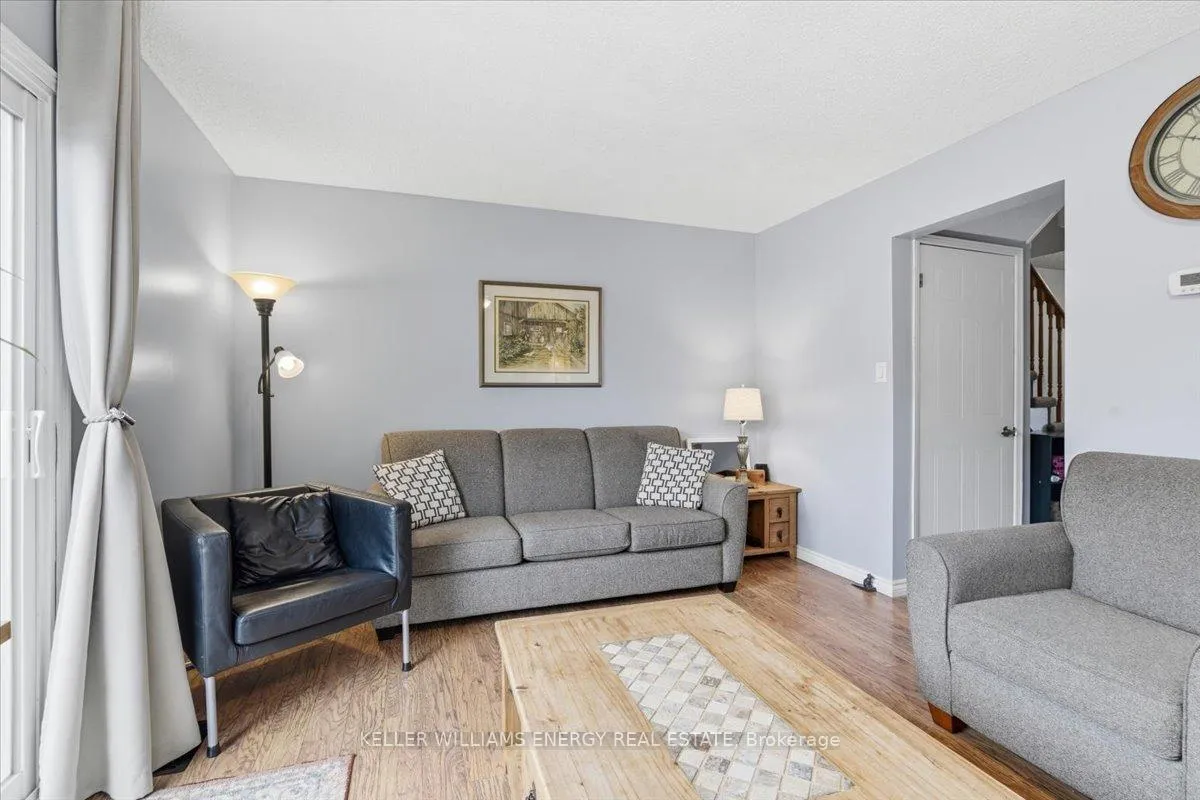 Photo 16 of 751 Bennett Crescent, Oshawa, Pinecrest — HOMEH