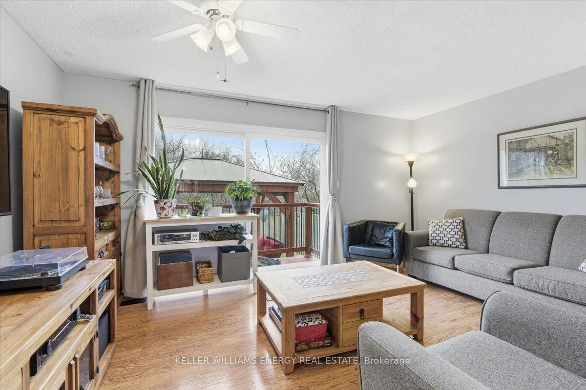 Photo 17 of 751 Bennett Crescent, Oshawa, Pinecrest — HOMEH
