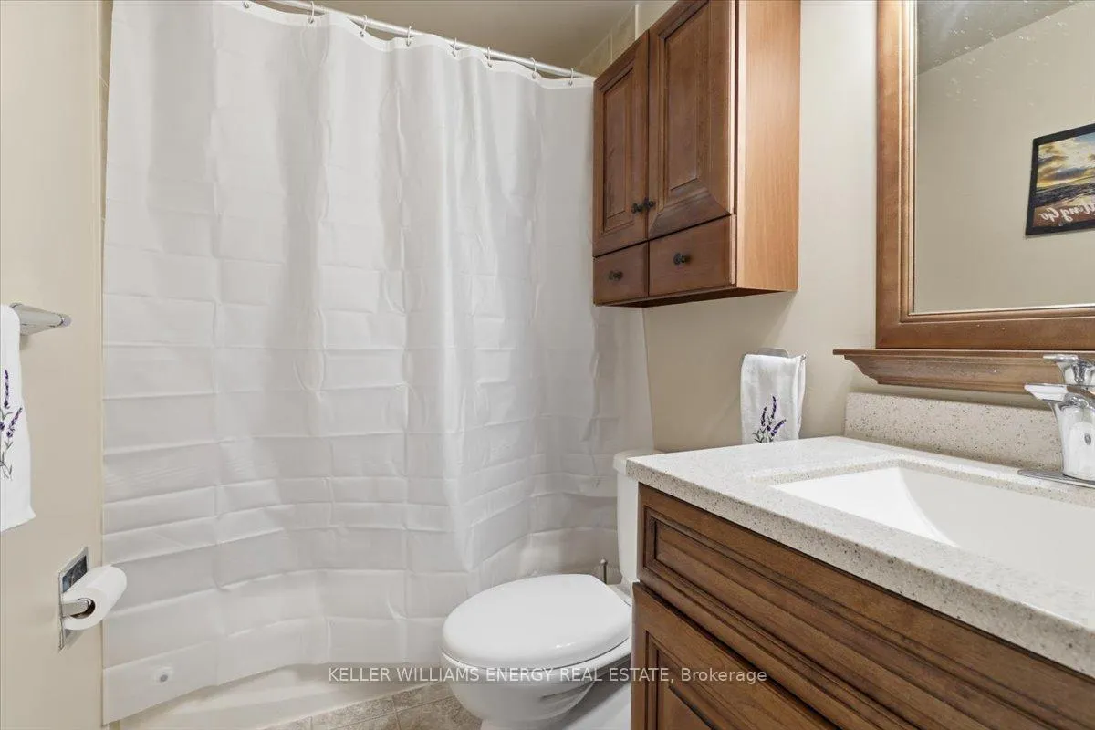 Photo 18 of 751 Bennett Crescent, Oshawa, Pinecrest — HOMEH