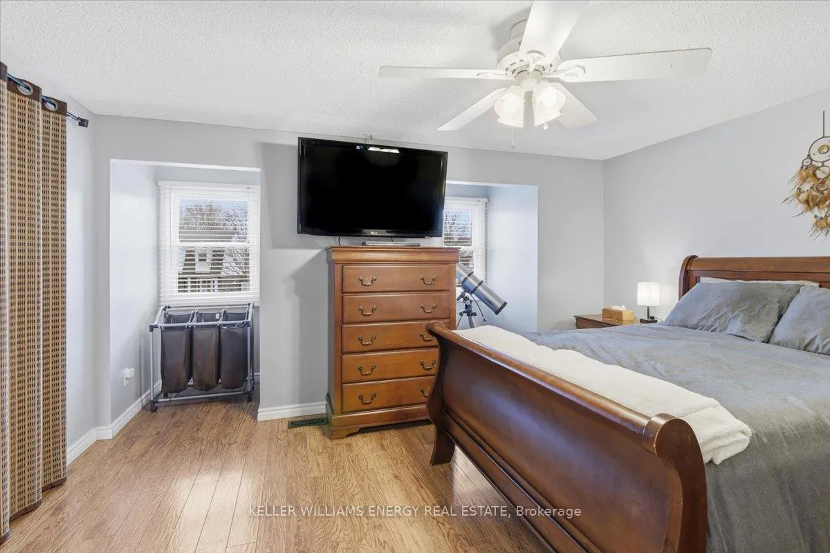 Photo 19 of 751 Bennett Crescent, Oshawa, Pinecrest — HOMEH