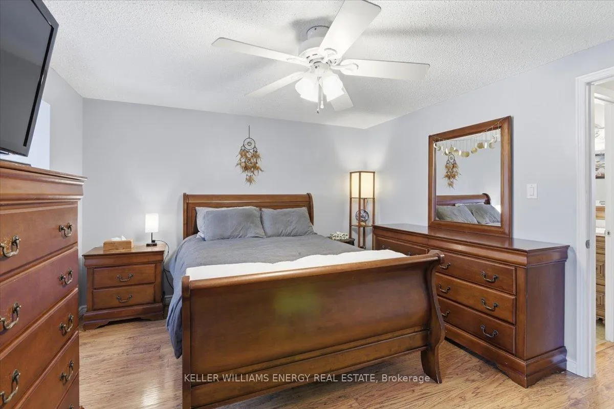 Photo 20 of 751 Bennett Crescent, Oshawa, Pinecrest — HOMEH