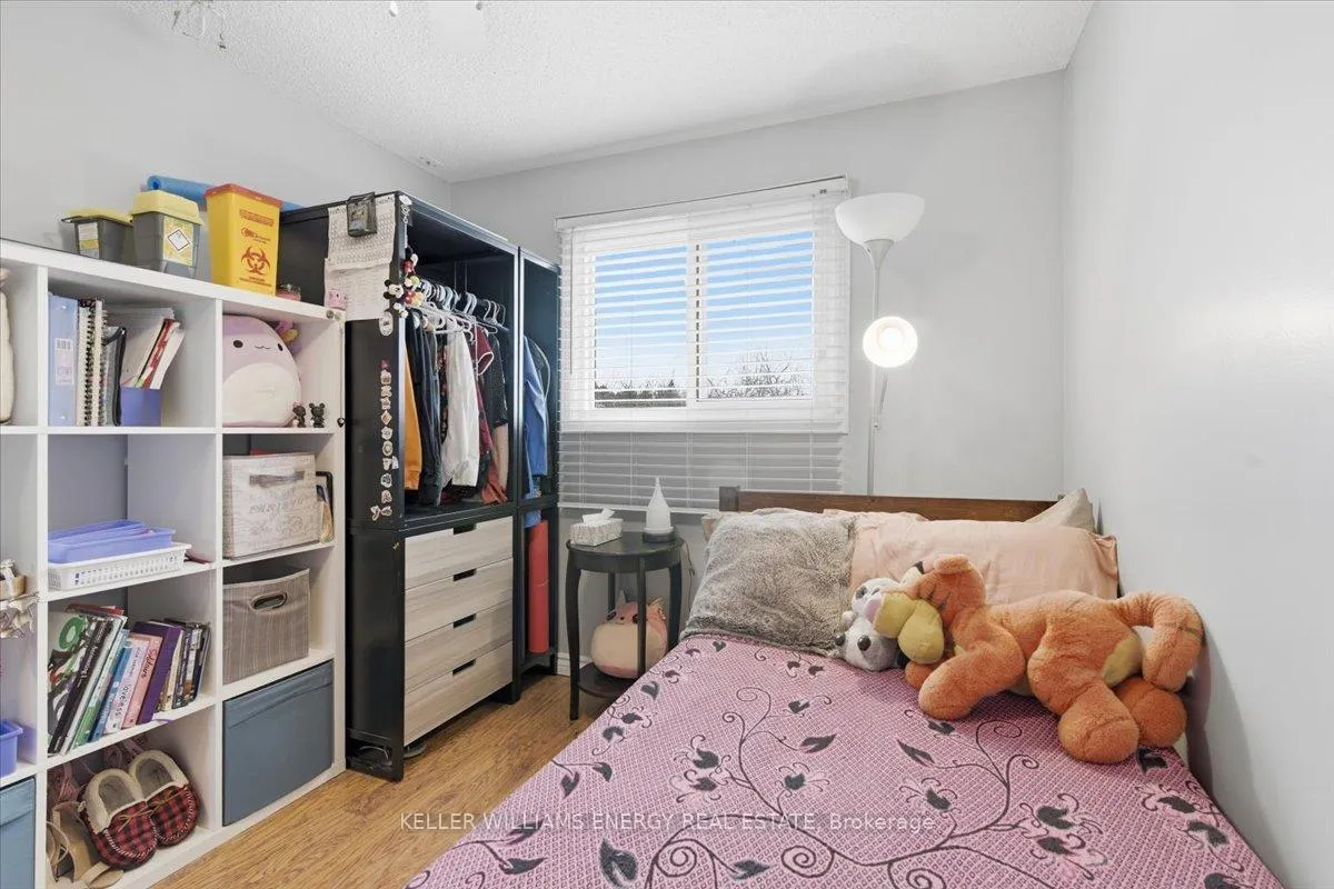 Photo 23 of 751 Bennett Crescent, Oshawa, Pinecrest — HOMEH