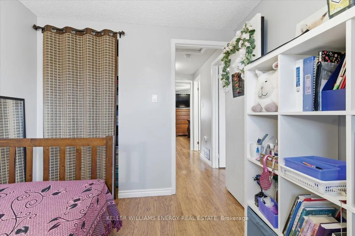Photo 24 of 751 Bennett Crescent, Oshawa, Pinecrest — HOMEH