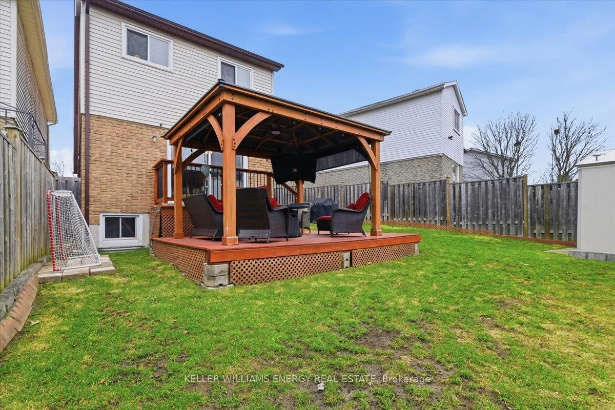 Photo 34 of 751 Bennett Crescent, Oshawa, Pinecrest — HOMEH