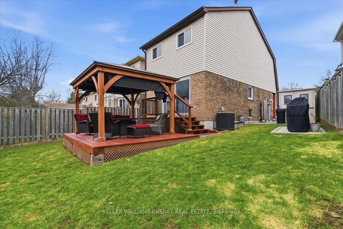 Photo 35 of 751 Bennett Crescent, Oshawa, Pinecrest — HOMEH