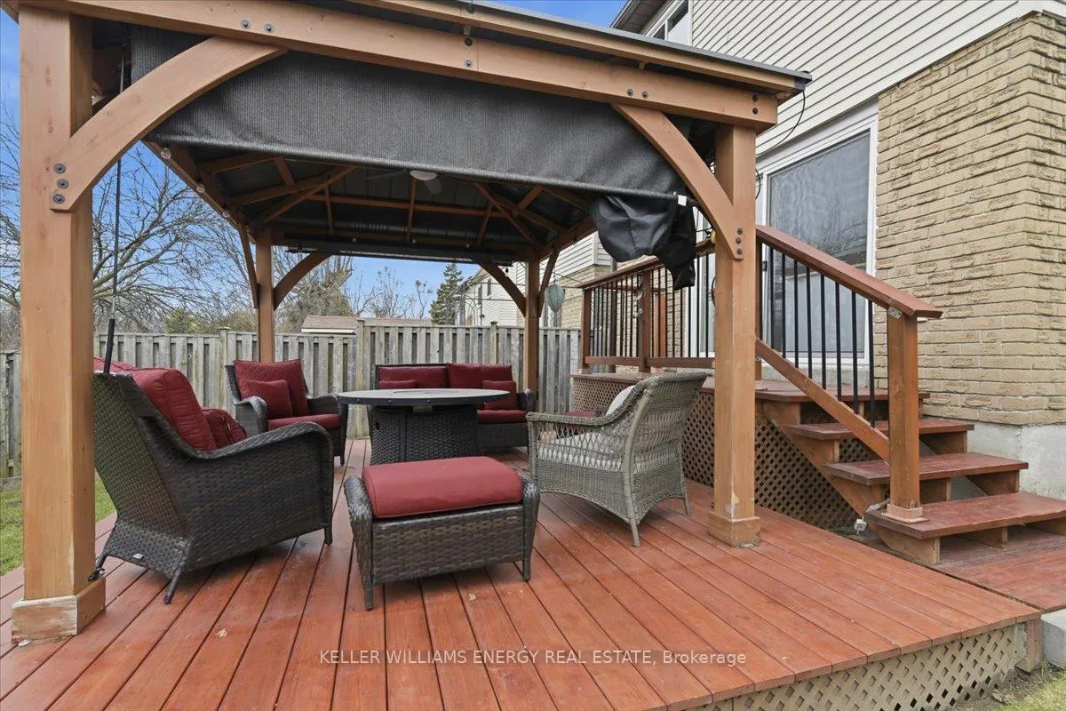 Photo 37 of 751 Bennett Crescent, Oshawa, Pinecrest — HOMEH