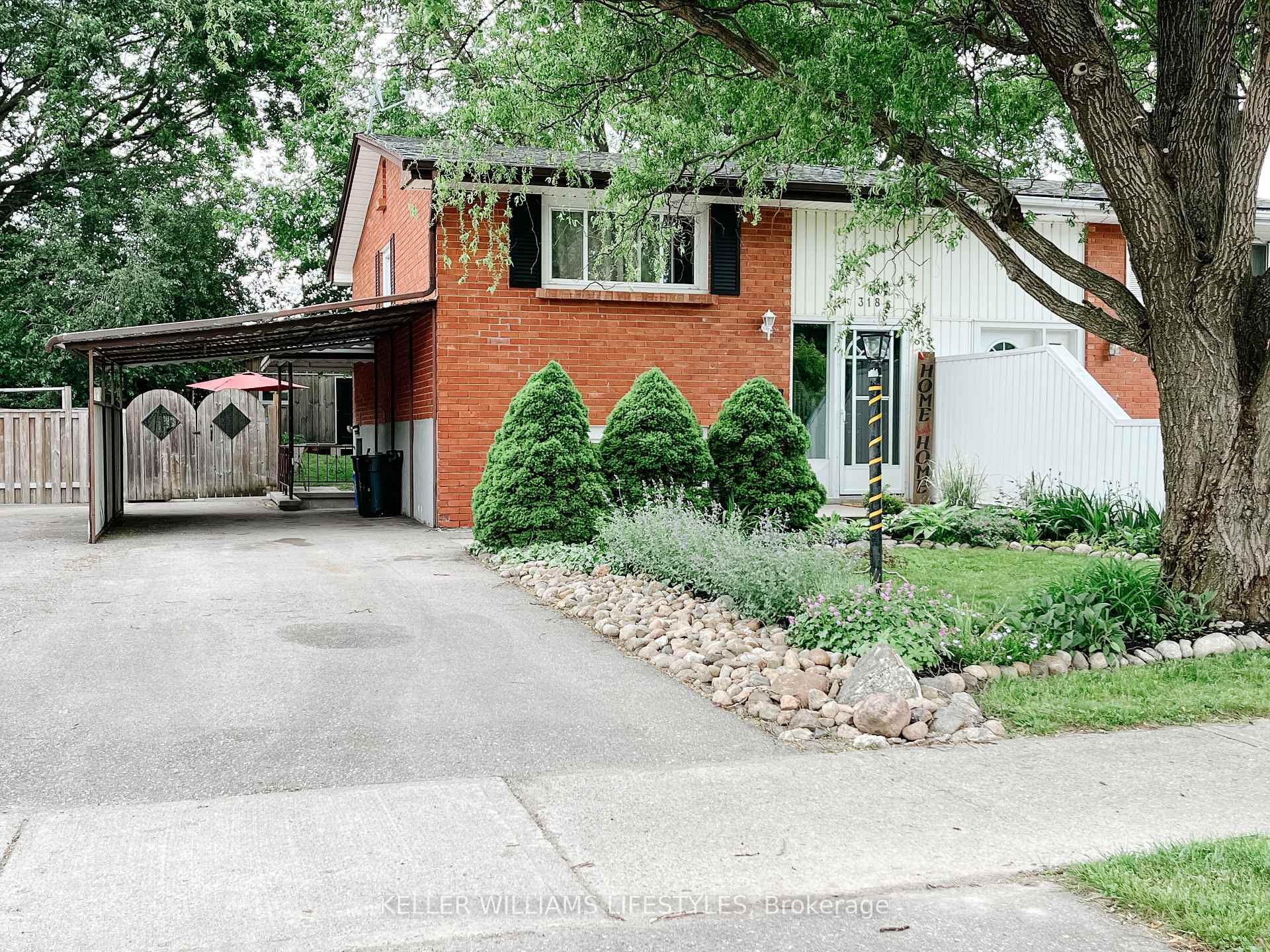 Front of 318 Base Line Road W