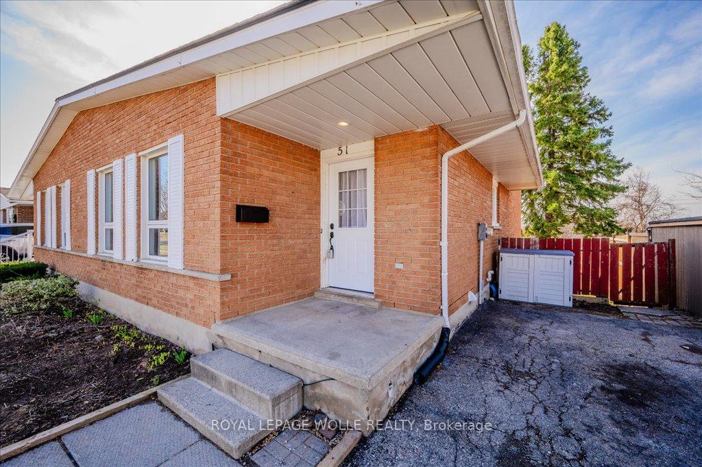 Photo 1 of 51 Briar Knoll Drive, Kitchener — HOMEH