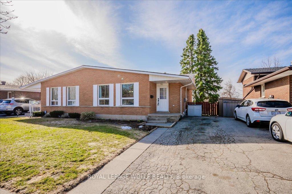Photo 2 of 51 Briar Knoll Drive, Kitchener — HOMEH