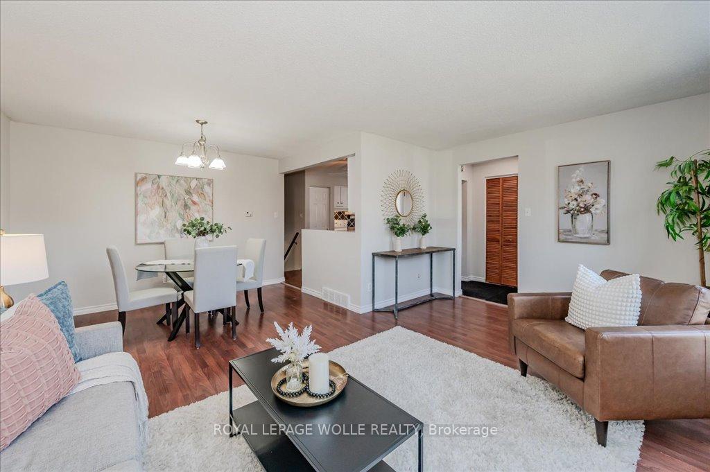 Photo 5 of 51 Briar Knoll Drive, Kitchener — HOMEH