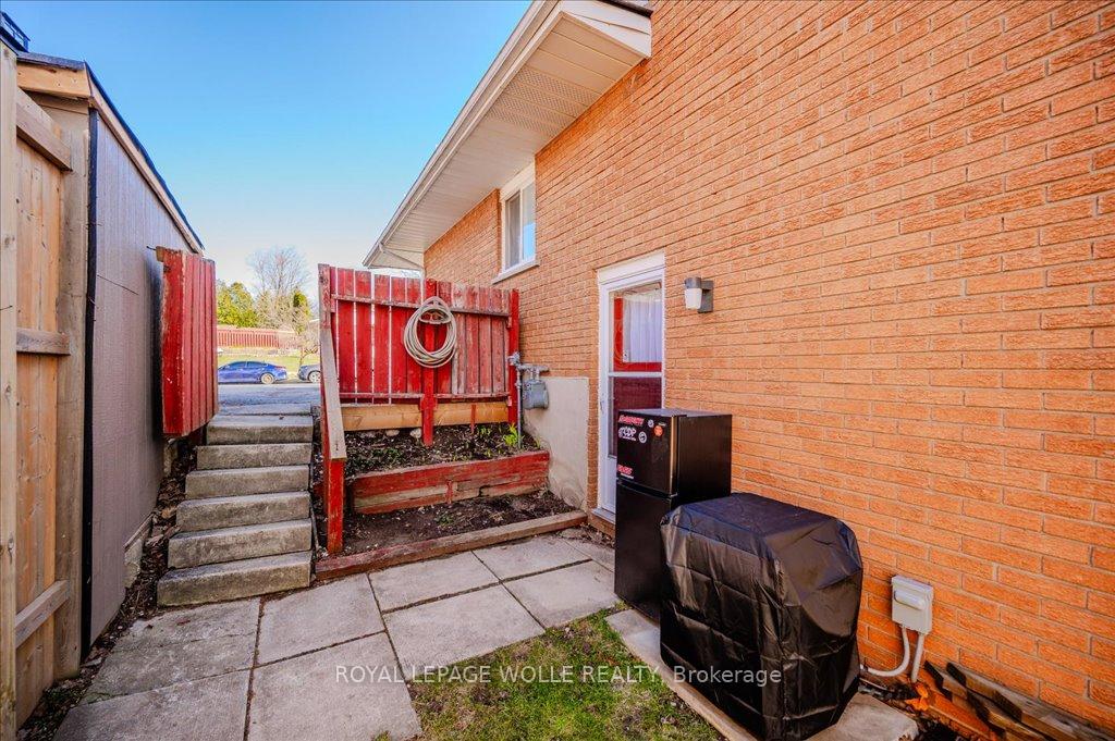 Photo 26 of 51 Briar Knoll Drive, Kitchener — HOMEH