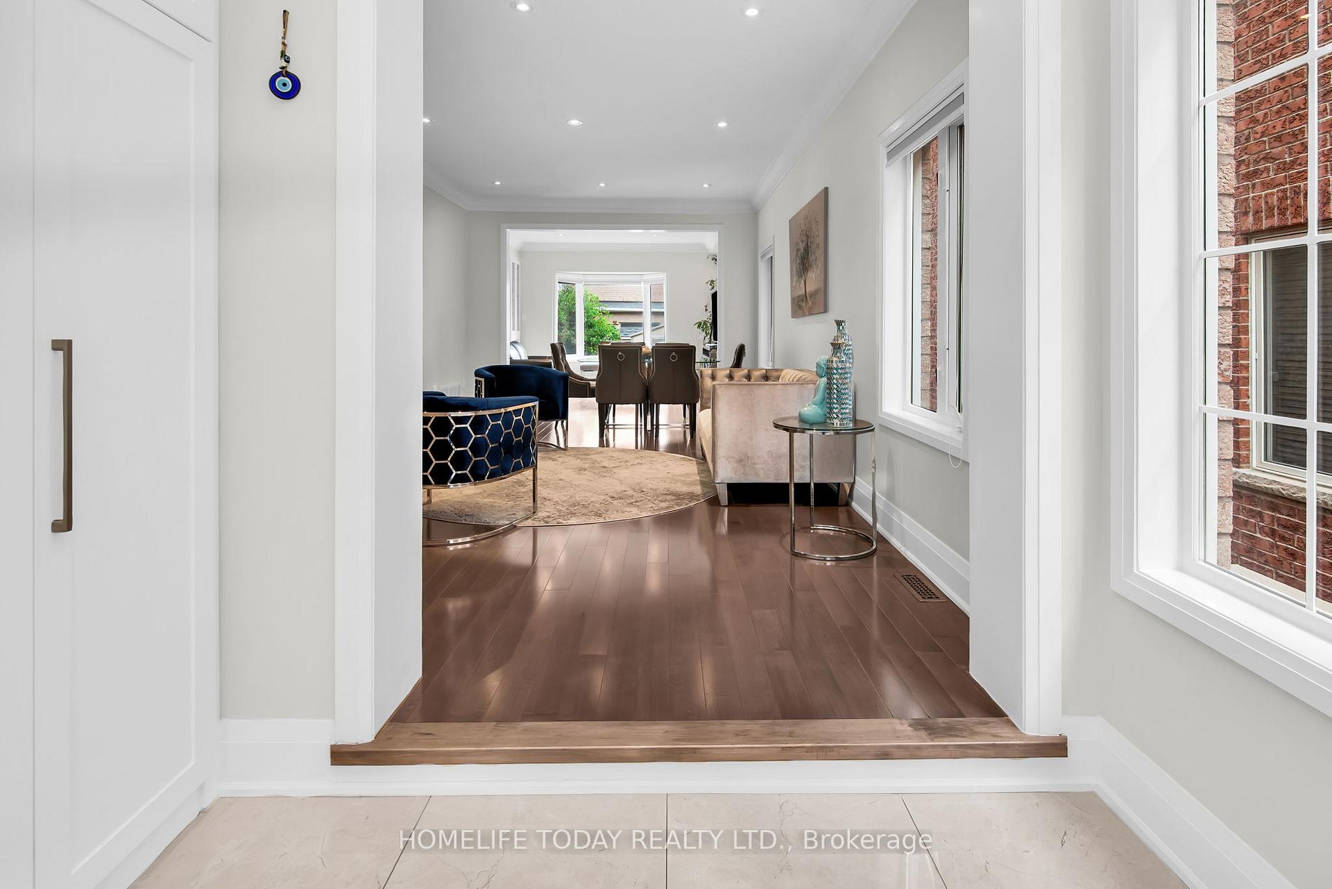 Photo 5 of 51 Weatherill Road, Markham, Berczy — HOMEH