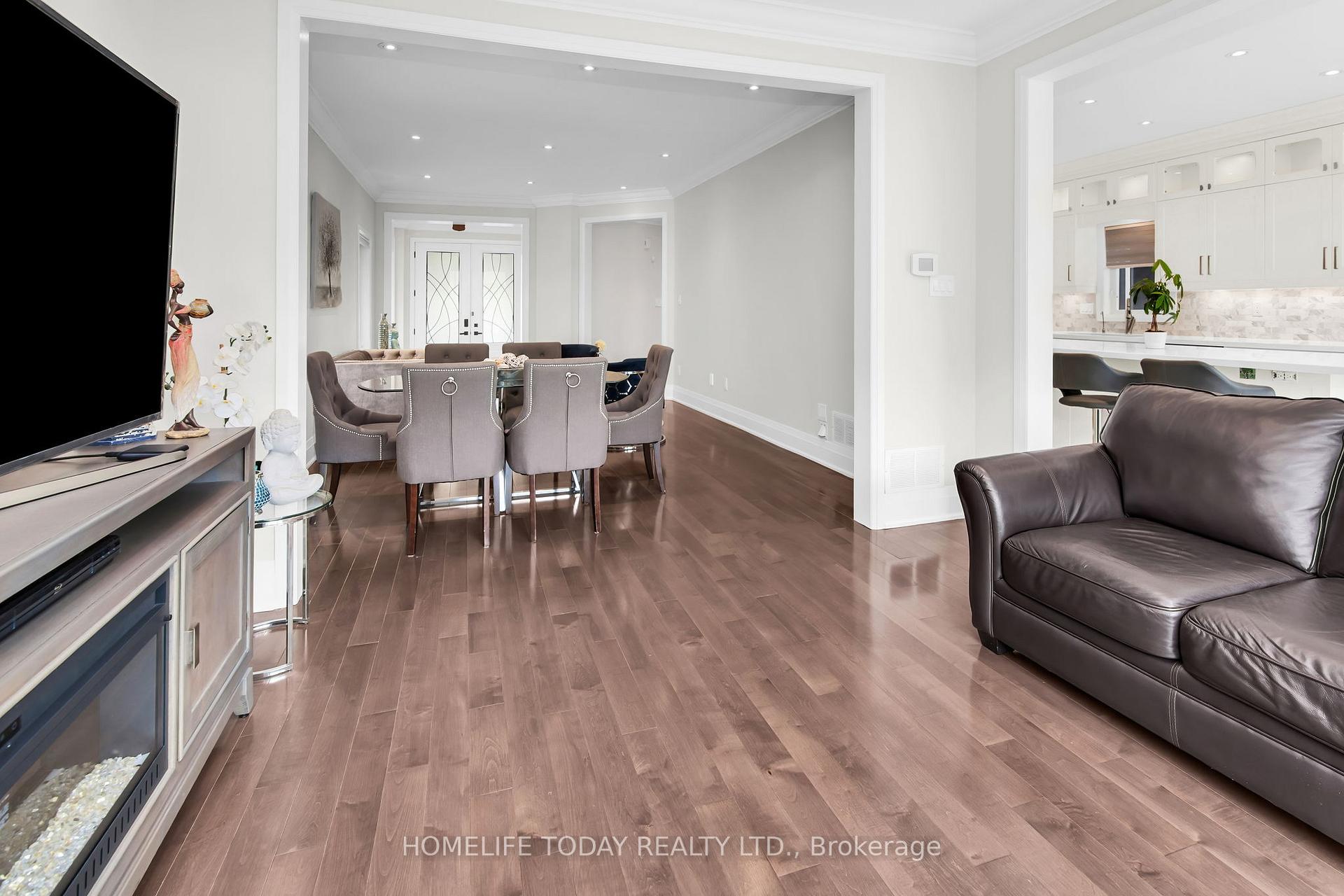 Photo 13 of 51 Weatherill Road, Markham, Berczy — HOMEH
