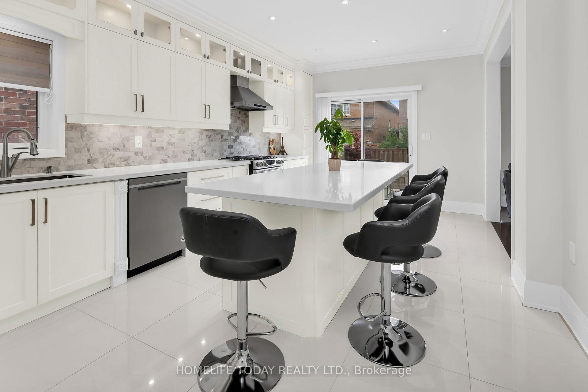 Photo 14 of 51 Weatherill Road, Markham, Berczy — HOMEH